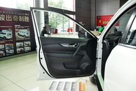 2014款日产奇骏2.5L