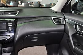 2014款日产奇骏2.5L