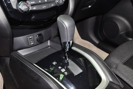2014款日产奇骏2.5L