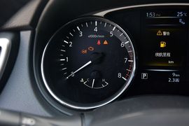 2014款日产奇骏2.5L