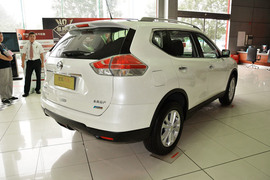 2014款日产奇骏2.5L