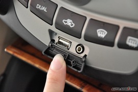 比亚迪F6新财富版2.0尊贵型