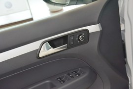 2015款大众途安1.4T自动豪华版5座