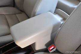 比亚迪F6新财富版2.0尊贵型