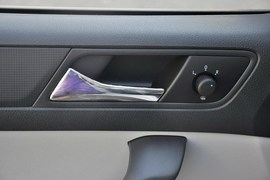 2015款斯柯达昕锐1.6L自动智选型