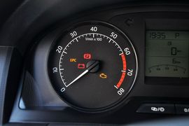 2015款斯柯达昕锐1.6L自动智选型