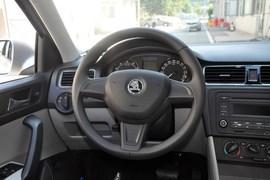 2015款斯柯达昕锐1.6L自动智选型