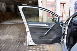 2015款大众高尔夫1.6L自动舒适型