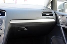 2015款大众高尔夫1.6L自动舒适型