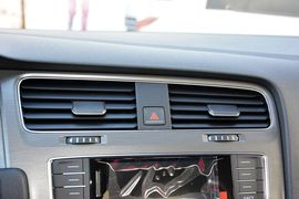 2015款大众高尔夫1.6L自动舒适型