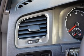 2015款大众高尔夫1.6L自动舒适型