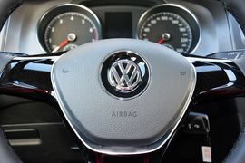 2015款大众高尔夫1.6L自动舒适型