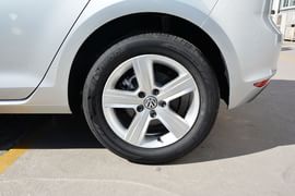 2015款大众高尔夫1.6L自动舒适型