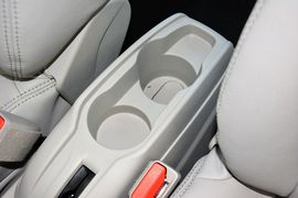 2014款雪铁龙全新爱丽舍1.6L手动时尚型