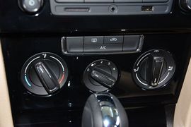 2014款大众宝来1.6L自动舒适型