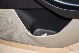 2012款福特福克斯三厢1.6L自动舒适型
