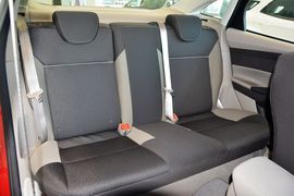 2012款福特福克斯三厢1.6L自动舒适型