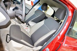 2012款福特福克斯三厢1.6L自动舒适型