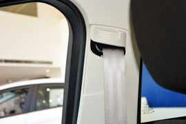 2012款福特福克斯三厢1.6L自动舒适型