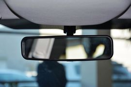2012款福特福克斯三厢1.6L自动舒适型