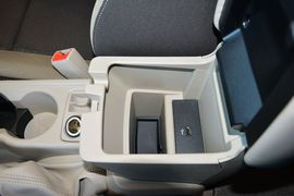 2012款福特福克斯三厢1.6L自动舒适型