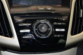 2012款福特福克斯三厢1.6L自动舒适型