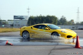 2009法拉利安全驾驶课程