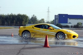 2009法拉利安全驾驶课程