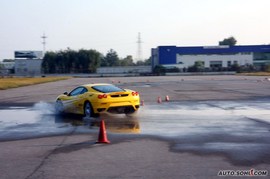 2009法拉利安全驾驶课程