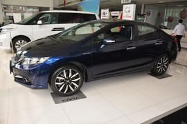 2014款本田思域1.8L自动豪华版