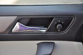 2015款斯柯达昕锐1.6L自动优选型