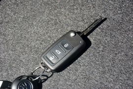 2015款斯柯达昕锐1.6L自动优选型