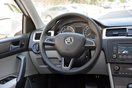 2015款斯柯达昕锐1.6L自动优选型