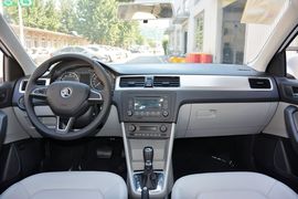 2015款斯柯达昕锐1.6L自动优选型