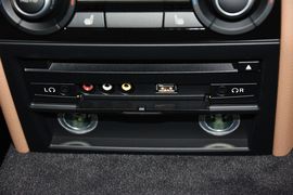 2013款宝马740Li豪华型