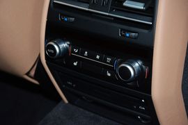 2013款宝马740Li豪华型