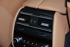 2013款宝马740Li豪华型