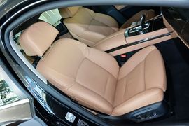 2013款宝马740Li豪华型