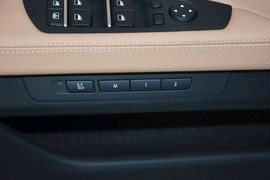2013款宝马740Li豪华型