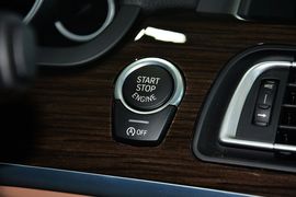 2013款宝马740Li豪华型