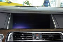 2013款宝马740Li豪华型