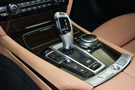 2013款宝马740Li豪华型