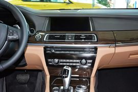 2013款宝马740Li豪华型