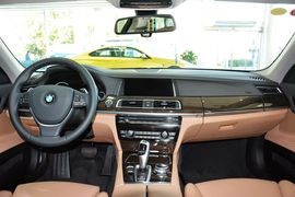 2013款宝马740Li豪华型