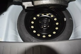 2014款比亚迪秦1.5T酷黑骑士旗舰型