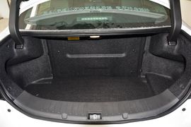 2014款比亚迪秦1.5T酷黑骑士旗舰型