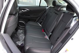 2014款比亚迪秦1.5T酷黑骑士旗舰型