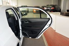 2014款比亚迪秦1.5T酷黑骑士旗舰型