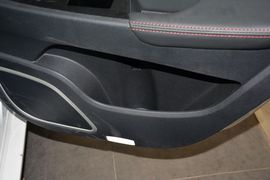 2014款比亚迪秦1.5T酷黑骑士旗舰型