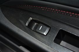 2014款比亚迪秦1.5T酷黑骑士旗舰型